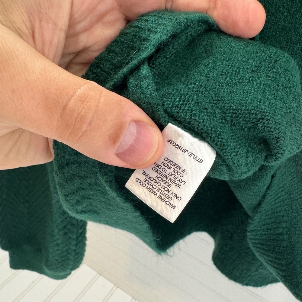 NEW Love Ellie Alida Turtleneck Sweater Dark Green Large - Picture 5 of 7